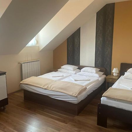 Kastelykert Fogado Hotel Szeged Bagian luar foto