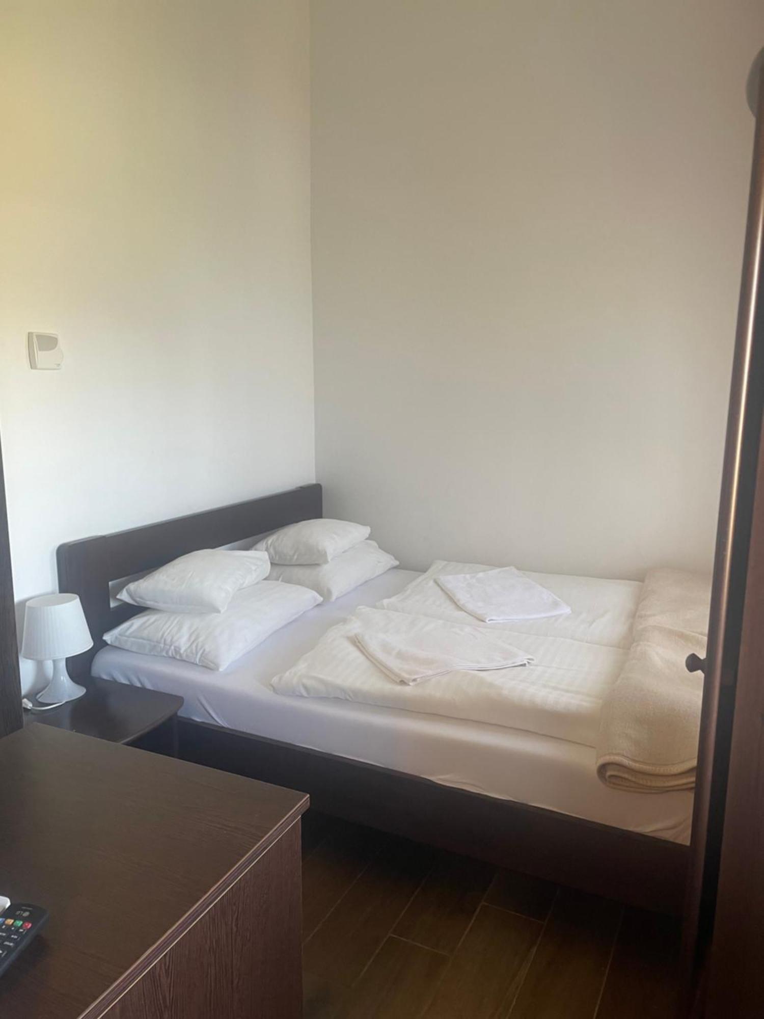 Kastelykert Fogado Hotel Szeged Bagian luar foto