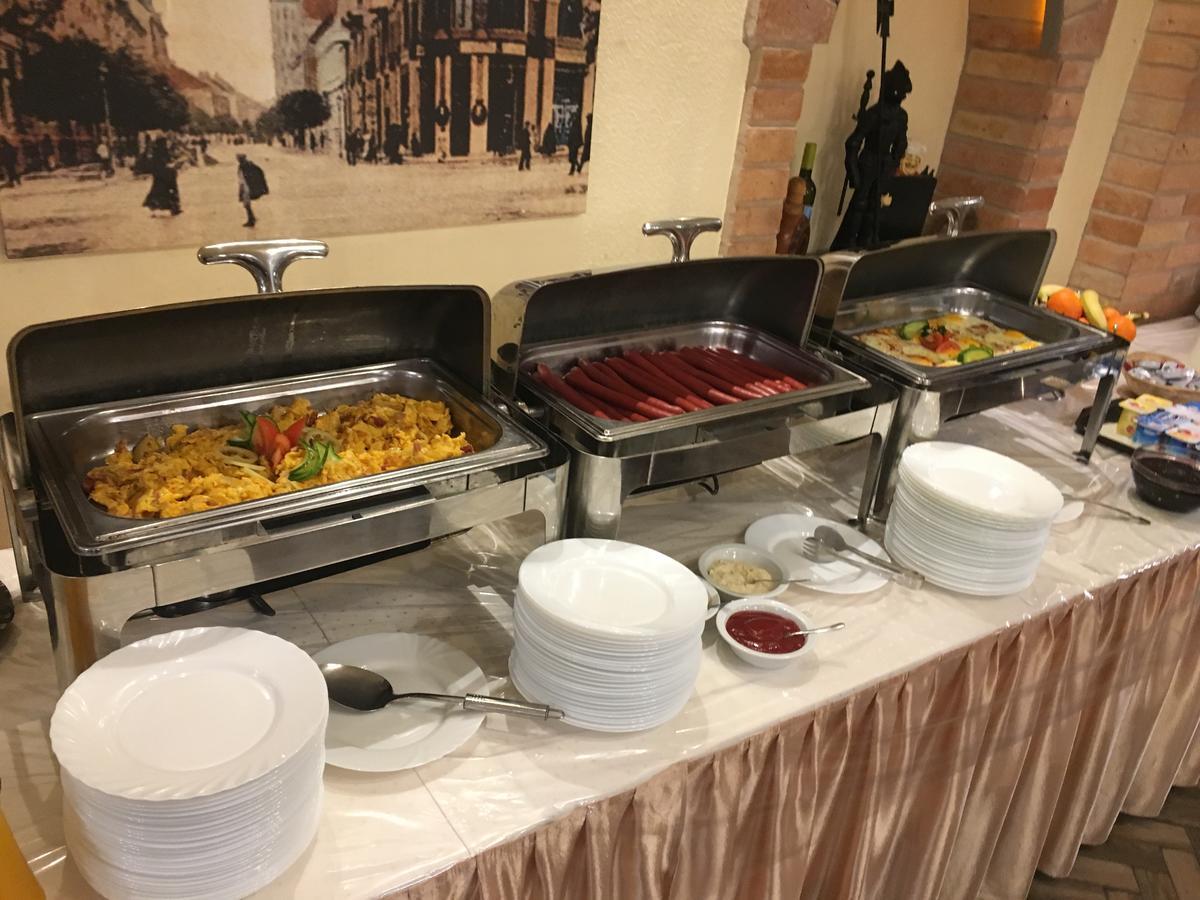 Kastelykert Fogado Hotel Szeged Bagian luar foto